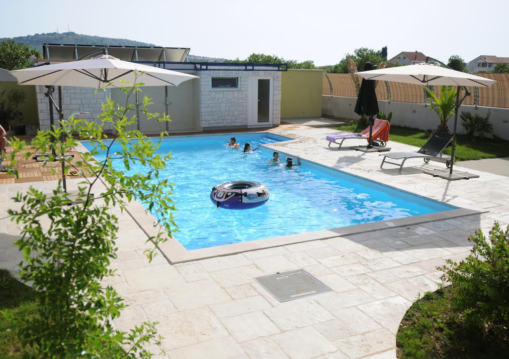 Pavlic Apartments Betina  Luaran gambar