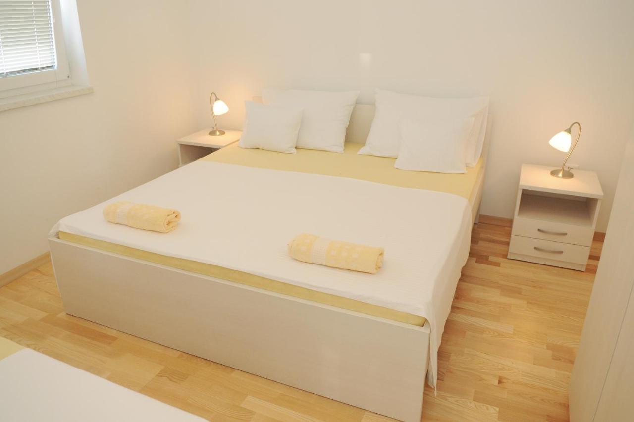 Pavlic Apartments Betina  Luaran gambar
